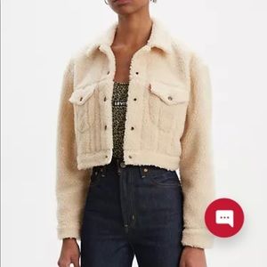 LEVI’S CROPPED SHERPA TRUCKER JACKET
